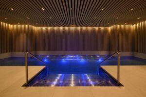 מלונות עם בריכה בברצלונה בריכה מקורה או פתוחה